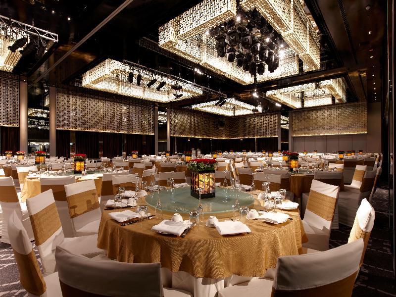 Отель Regent Тайбэй Экстерьер фото The ballroom at the Mandarin Oriental, Hong Kong